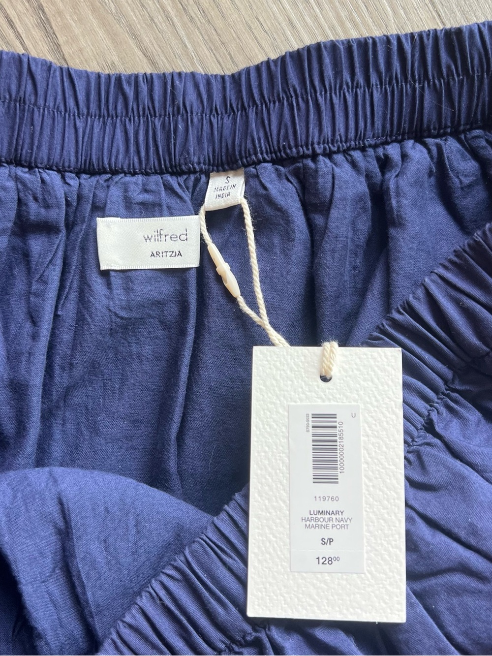 NWT Aritzia Luminary Poplin Skirt Harbor Navy - Picture 3 of 3